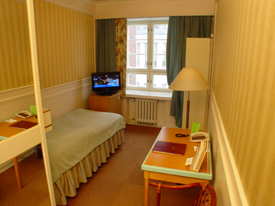 <?php echo $hotelname_visible; ?> standard room